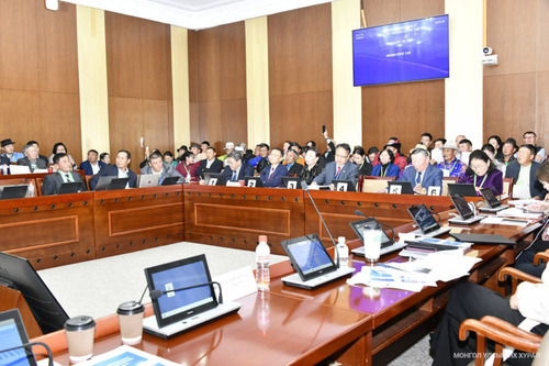 “Халзан бүрэгтэй” орд газрын хяналтын сонсголд 60 иргэн үг хэлж, саналаа илэрхийлэв